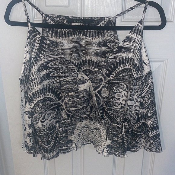 Ark & Co. size small, two toned, crop top - Picture 2 of 9